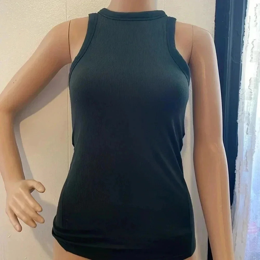 Lululemon top - Picture 4 of 8